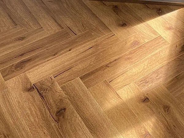 Traditional Oak 12mm Herringbone