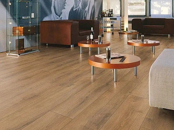 Summer Natural Oak 8mm Laminate