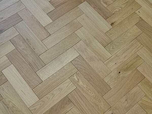 Manor Natural Oak Herringbone 18mm