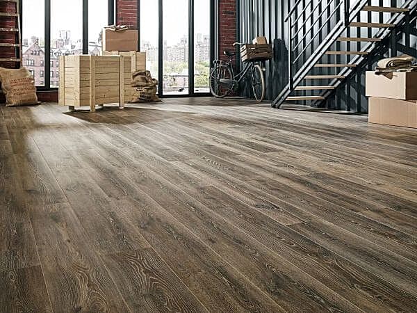 Copper Brown Oak 12mm AC5 Laminate