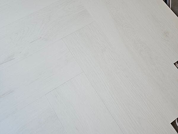 Snow White Oak 6mm PREMIUM Herringbone SPC Click