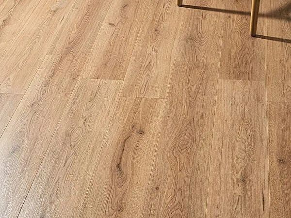 Oak Nature 7mm Laminate Flooring