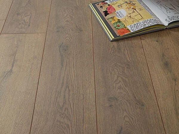 Nairobi Oak 12mm Laminate
