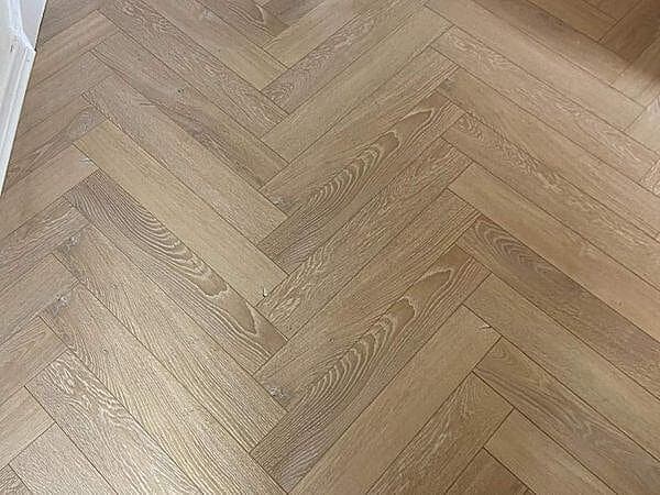 Desert Oak Herringbone 12mm Laminate
