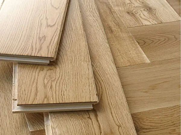 Natural Oak Herringbone 14mm Click UV Lacquered
