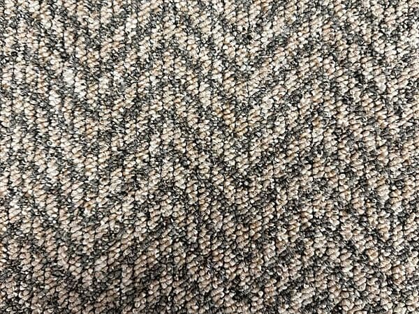 Cheveron Carpet - Beige/Grey