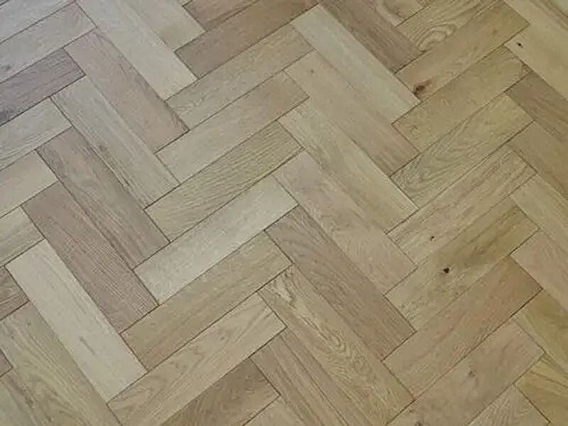 Manor Natural Oak Herringbone 18mm