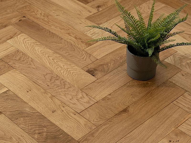 14/3 Natural Oak Brushed & UV Lacquered Herringbone