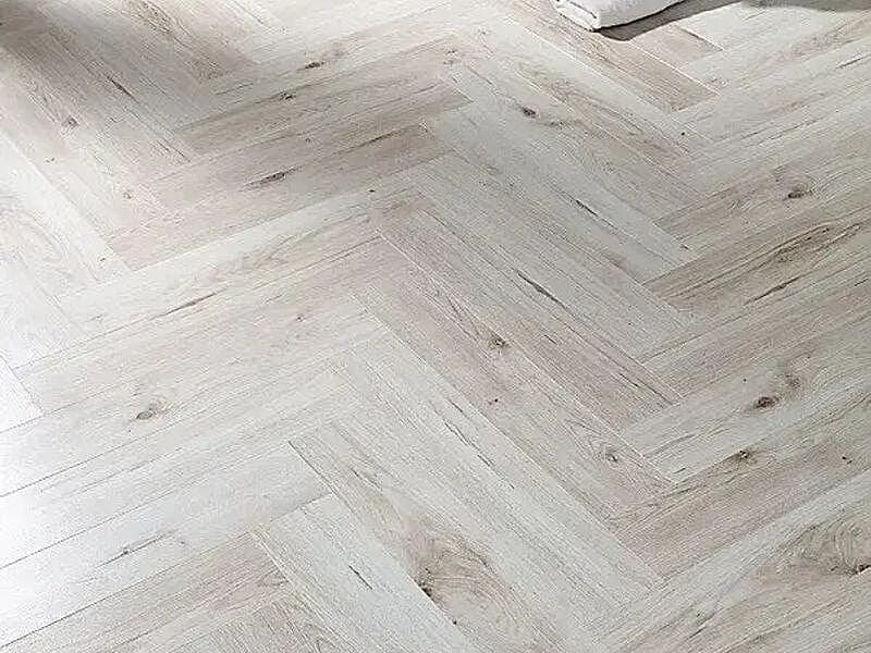 30m2 French Oak Herringbone