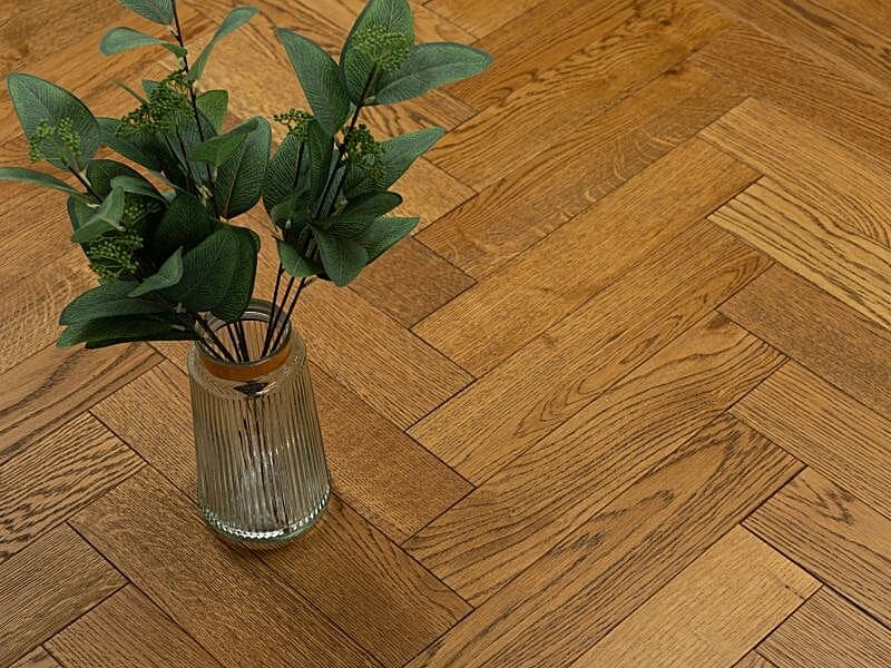 14/3 Golden Oak Brushed & UV Lacquered Herringbone