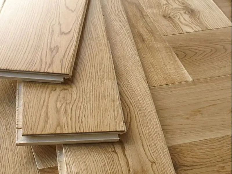 Natural Oak Herringbone 14mm Click UV Lacquered